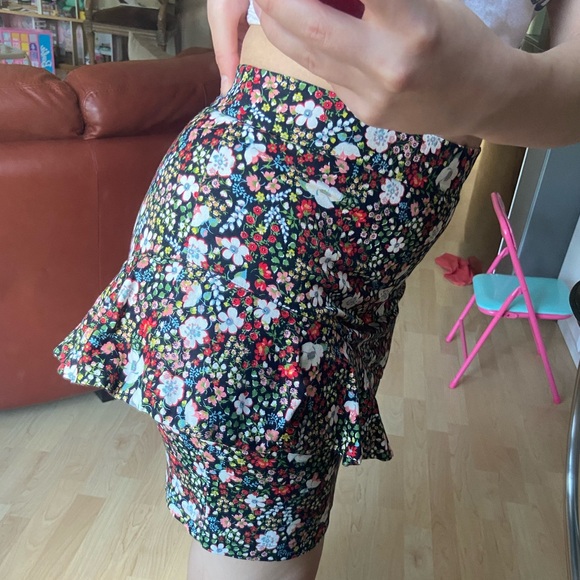 floral jeans like material skirt - flower pattern - Picture 8 of 10